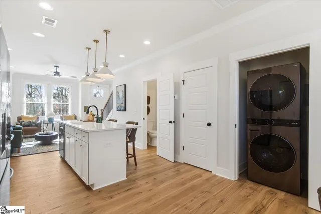 $389,900 | 9 Hawthorne Lane, Unit 103, Greenville, SC 29605