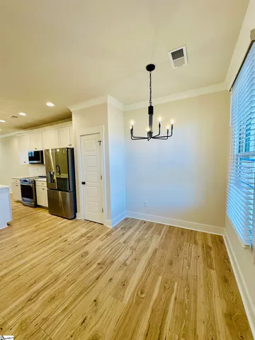 $389,900 | 9 Hawthorne Lane, Unit 103, Greenville, SC 29605