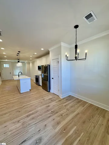 $389,900 | 9 Hawthorne Lane, Unit 103, Greenville, SC 29605