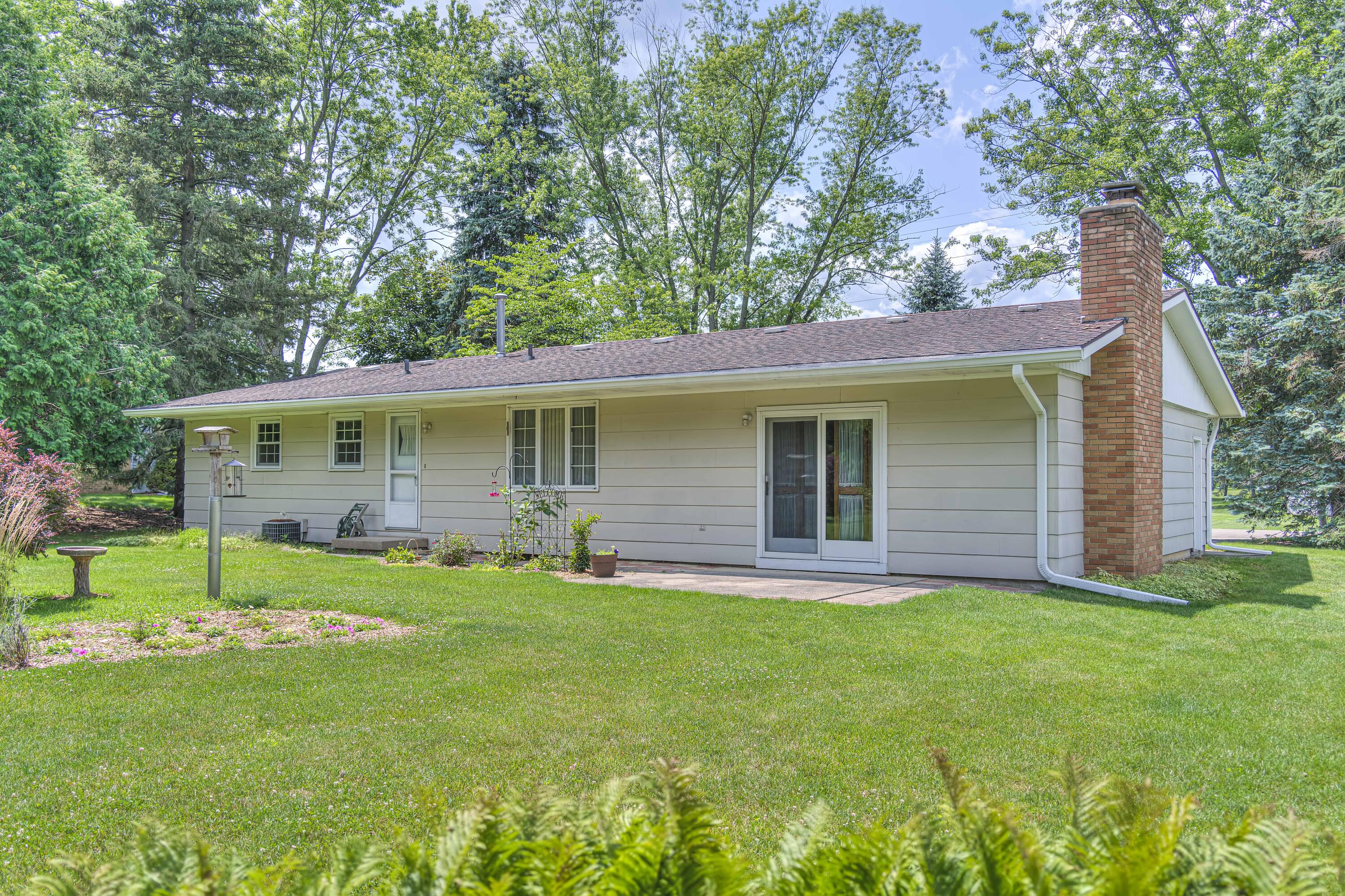 689 Leo Road Jackson, MI 49203 - Photo 3 of 33 689 Leo Rd 07