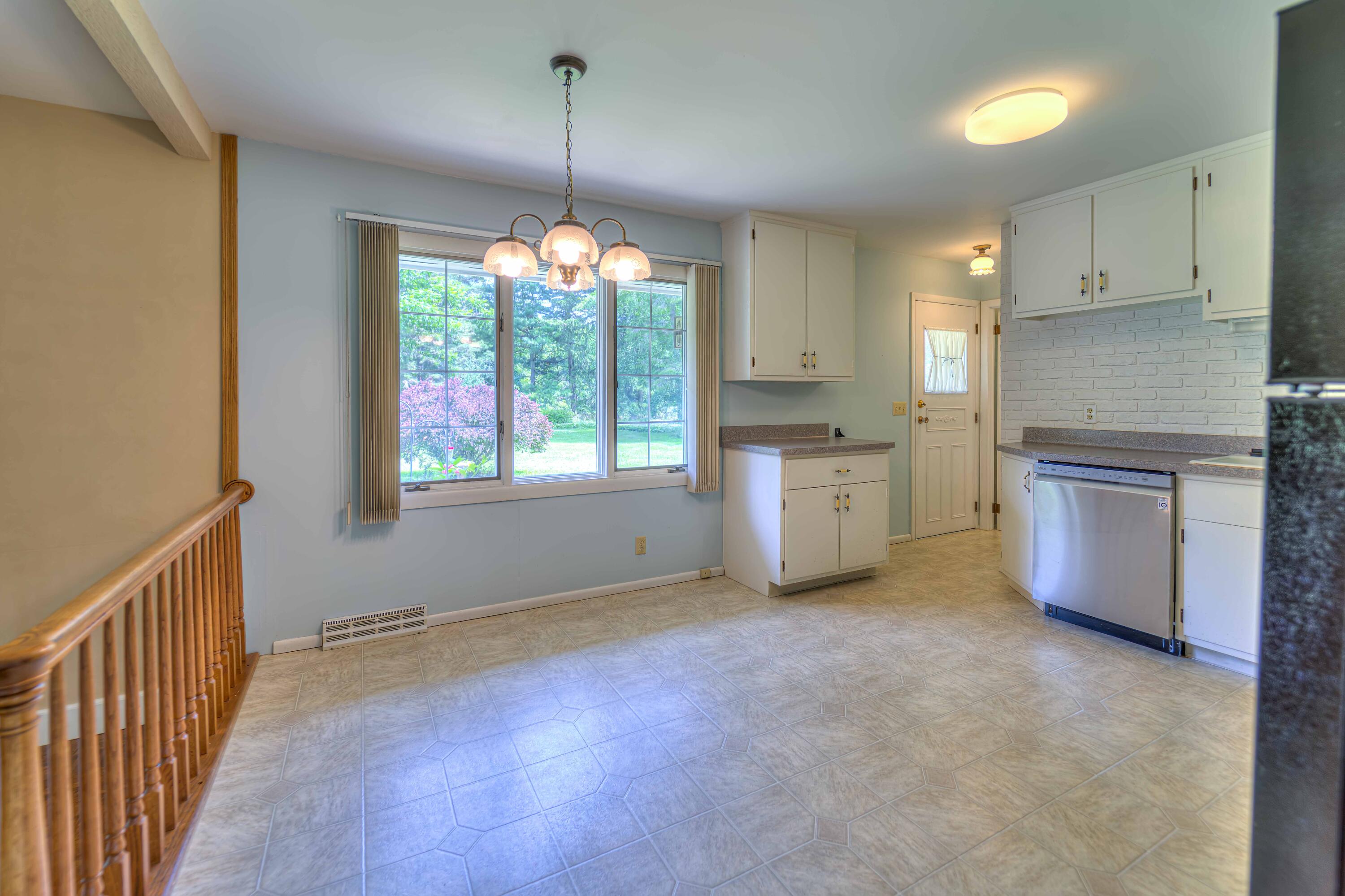 689 Leo Road Jackson, MI 49203 - Photo 7 of 33 689 Leo Rd 14