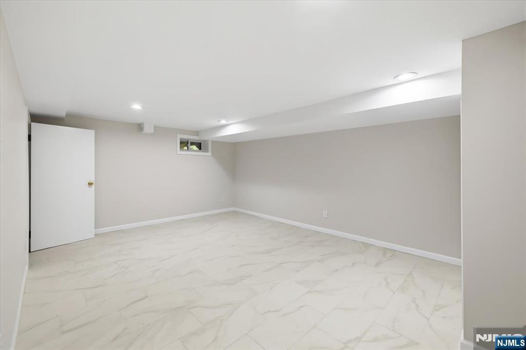 101 Pershing Road Englewood Cliffs, NJ 07632 - Photo 27 of 29