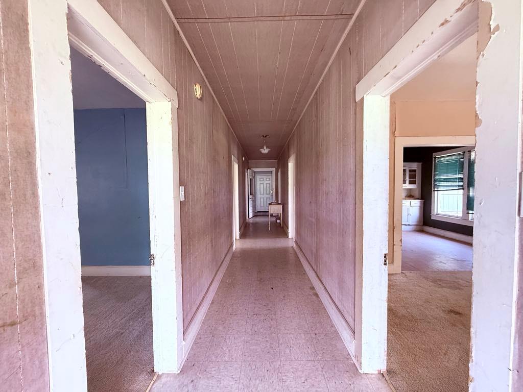 105a Riesel Tx 76682 Riesel, TX 76682 - Photo 18 of 34 a view of hallway