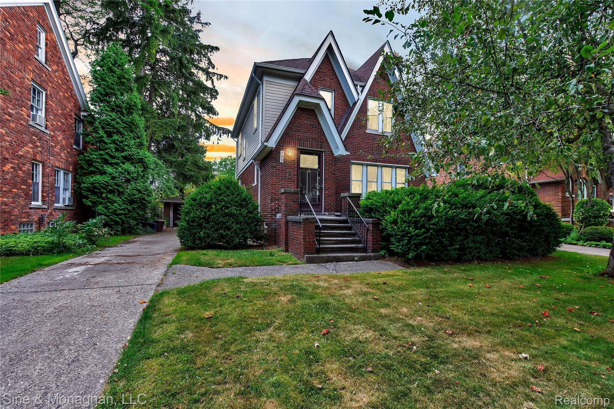 709 Fisher Road Grosse Pointe, MI 48230 - Photo 29 of 29 709 Fisher - HD Drone Photography-4.jpg