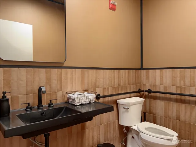 $3,490 | 7 West Alder Street, Walla Walla, WA 99362