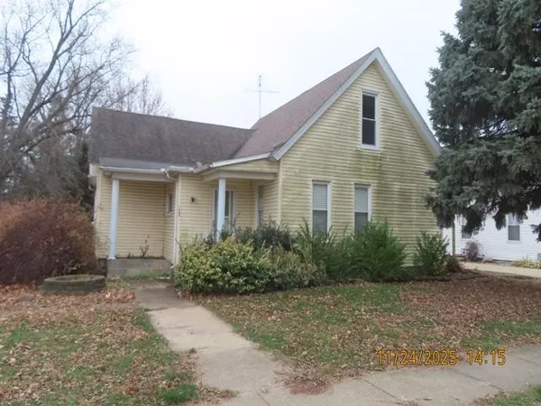 $79,900 | 103 1st Street, Bradford, IL 61421
