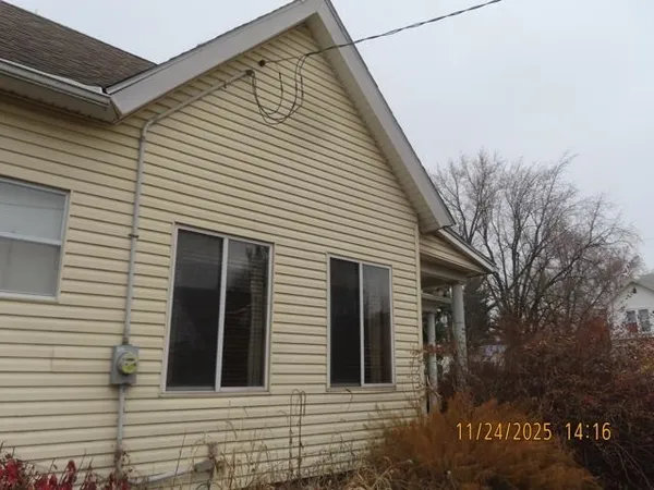 $79,900 | 103 1st Street, Bradford, IL 61421