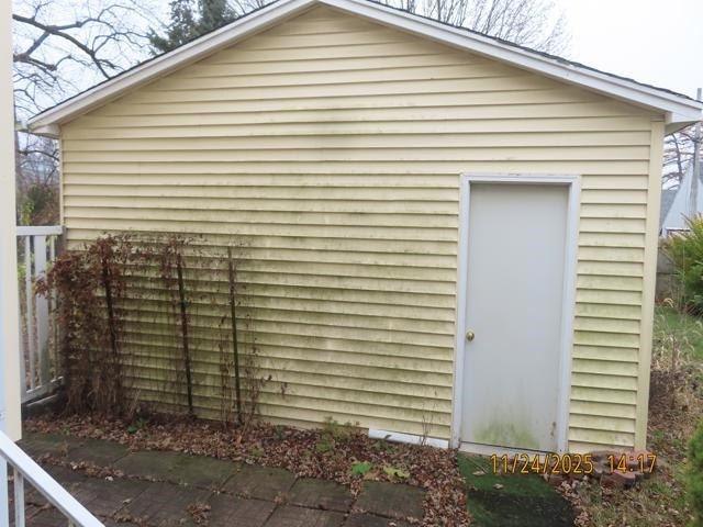 103 1st Street Bradford, IL 61421 - Photo 40 of 48 a view of a small space