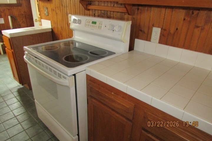 103 1st Street Bradford, IL 61421 - Photo 4 of 48 a close view of utility room