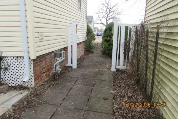 $79,900 | 103 1st Street, Bradford, IL 61421