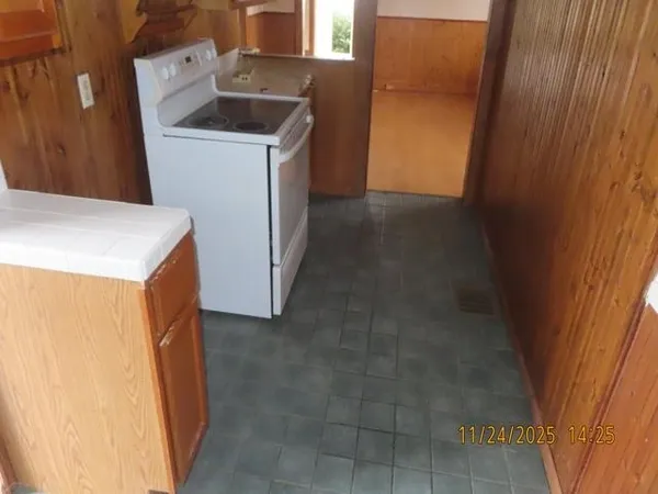 $79,900 | 103 1st Street, Bradford, IL 61421