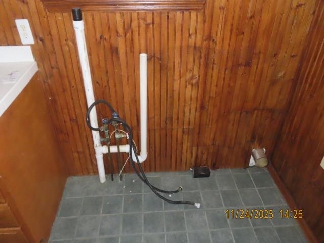 103 1st Street Bradford, IL 61421 - Photo 10 of 48 a view of wooden door