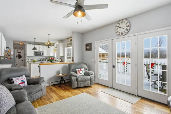 $915,000 | 217 Airport Road, Haverhill, NH 03774