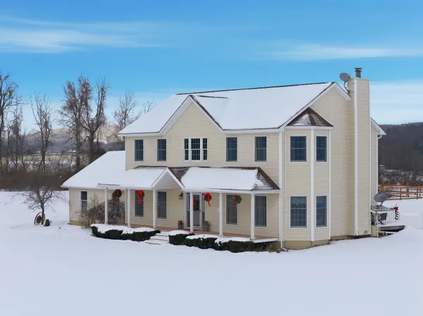 $915,000 | 217 Airport Road, Haverhill, NH 03774