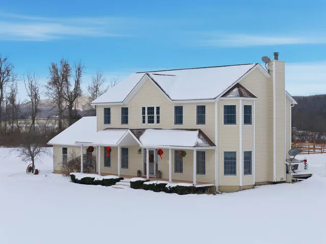 $935,000 | 217 Airport Road, Haverhill, NH 03774