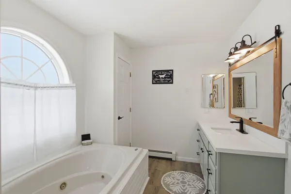 $915,000 | 217 Airport Road, Haverhill, NH 03774