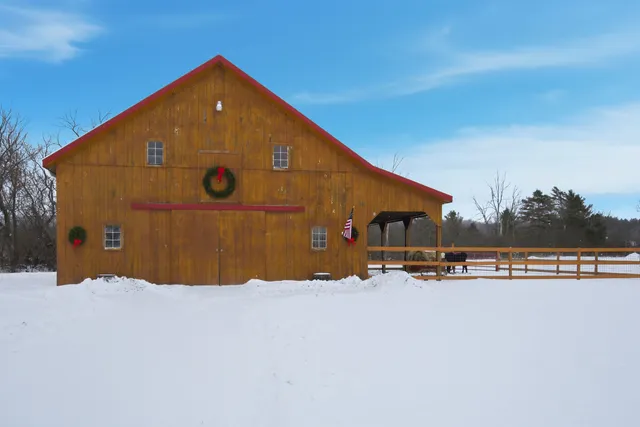 $935,000 | 217 Airport Road, Haverhill, NH 03774