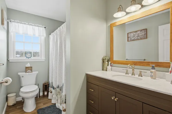 $915,000 | 217 Airport Road, Haverhill, NH 03774