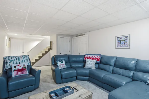 $915,000 | 217 Airport Road, Haverhill, NH 03774