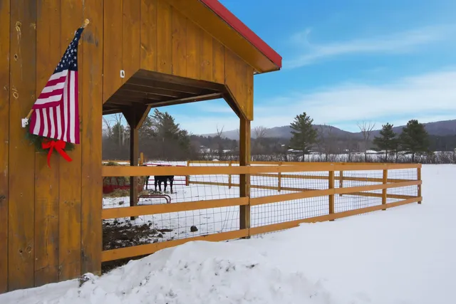 $935,000 | 217 Airport Road, Haverhill, NH 03774