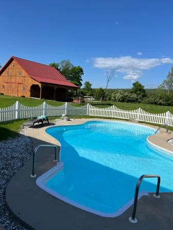 $915,000 | 217 Airport Road, Haverhill, NH 03774