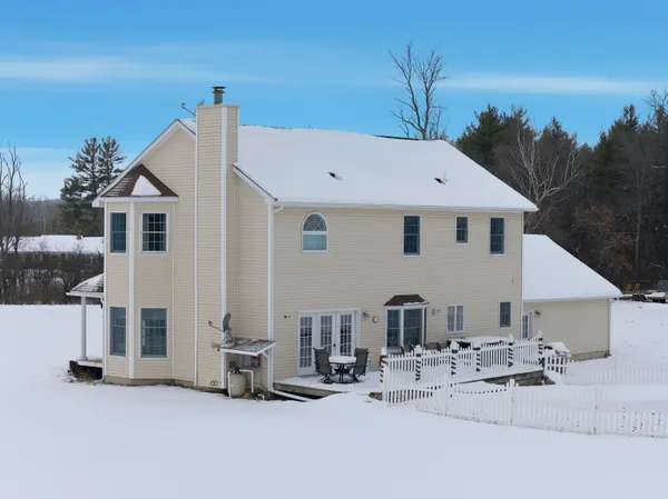 $915,000 | 217 Airport Road, Haverhill, NH 03774