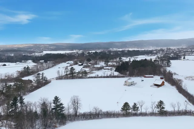 $935,000 | 217 Airport Road, Haverhill, NH 03774