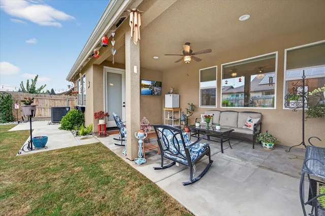 $599,000 | 2241 East Monte Verde Avenue, Visalia, CA 93292