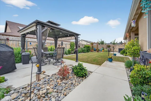 $599,000 | 2241 East Monte Verde Avenue, Visalia, CA 93292