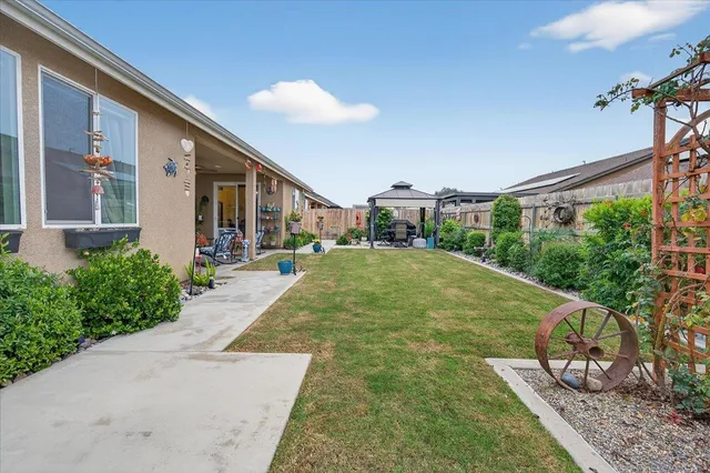 $599,000 | 2241 East Monte Verde Avenue, Visalia, CA 93292