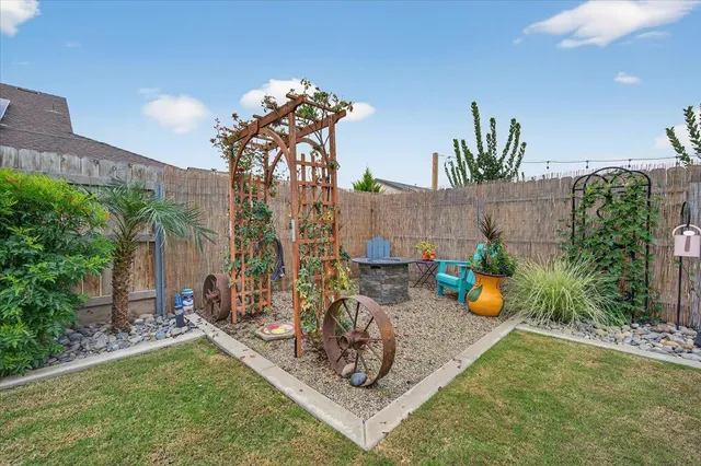 $599,000 | 2241 East Monte Verde Avenue, Visalia, CA 93292