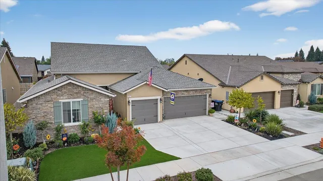 $599,000 | 2241 East Monte Verde Avenue, Visalia, CA 93292