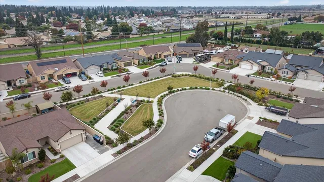 $599,000 | 2241 East Monte Verde Avenue, Visalia, CA 93292