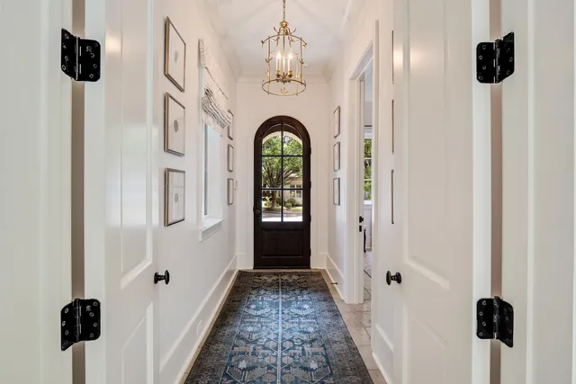 a view of entryway with a front door