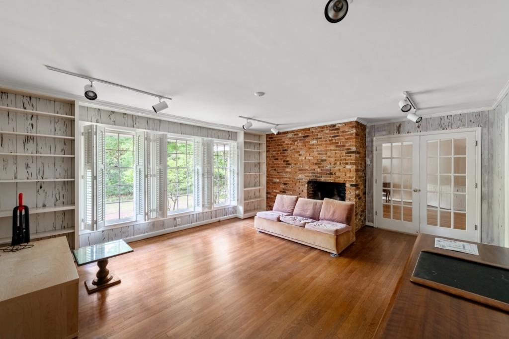 5132 High Point Road Northeast Atlanta, GA 30342 - Photo 11 of 25