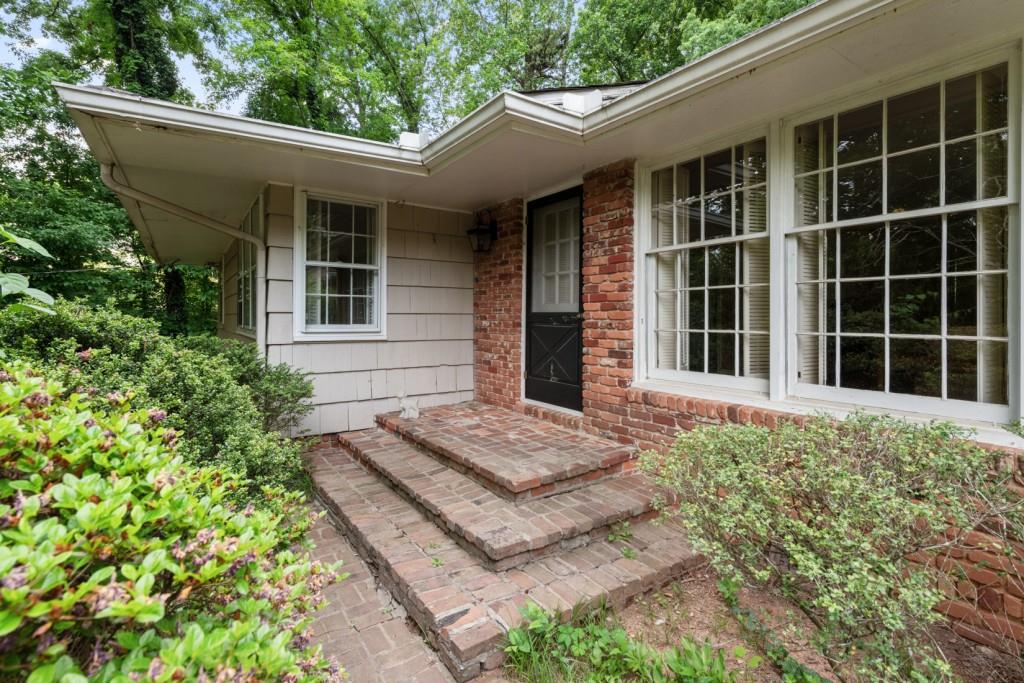 5132 High Point Road Northeast Atlanta, GA 30342 - Photo 4 of 25