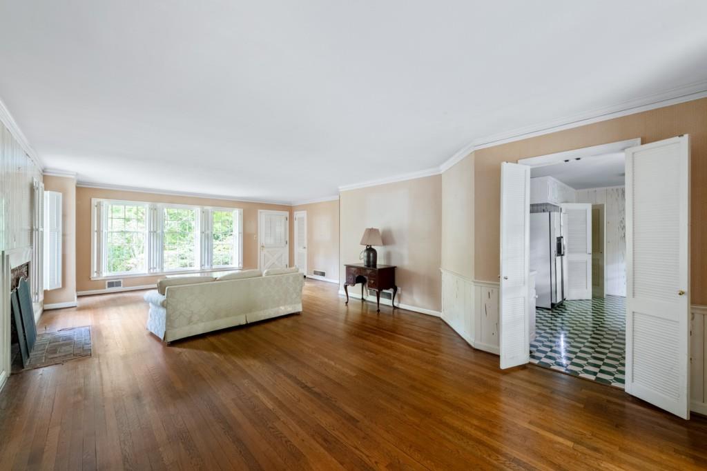 5132 High Point Road Northeast Atlanta, GA 30342 - Photo 7 of 25