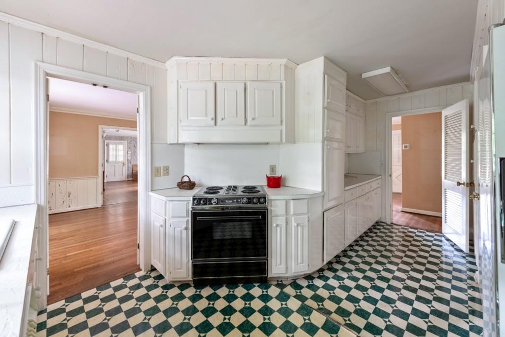 5132 High Point Road Northeast Atlanta, GA 30342 - Photo 9 of 25