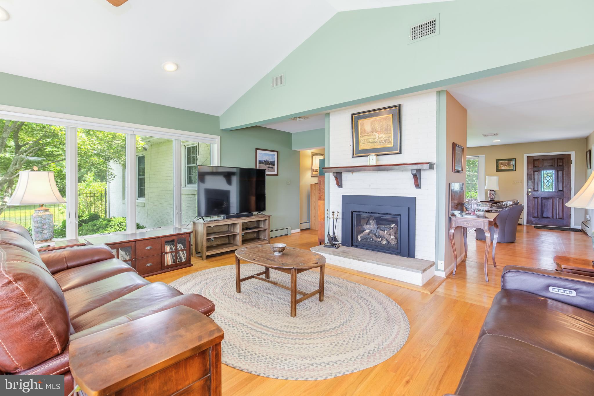22520 Peach Tree Road Boyds, MD 20841 - Photo 18 of 50 Great space for entertaining - or lounging