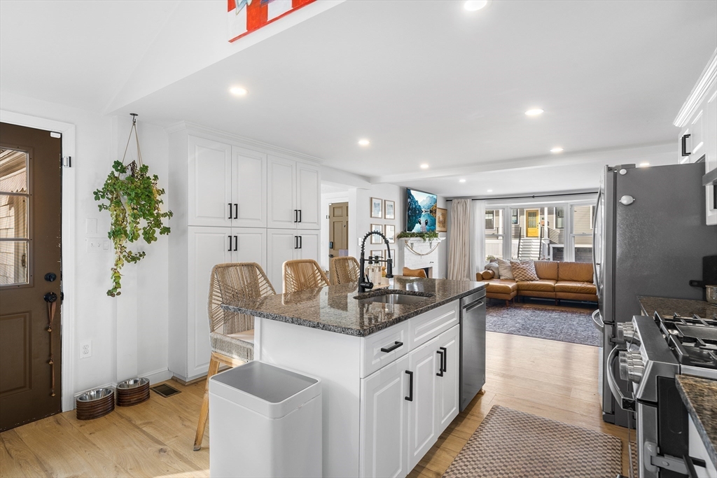 20 Powell Street Boston, MA 02132 - Photo 4 of 36