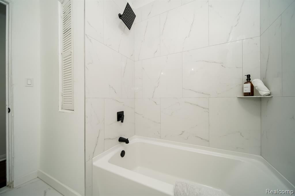 260 Cherokee Road Pontiac, MI 48341 - Photo 42 of 98 Gallery Image 42