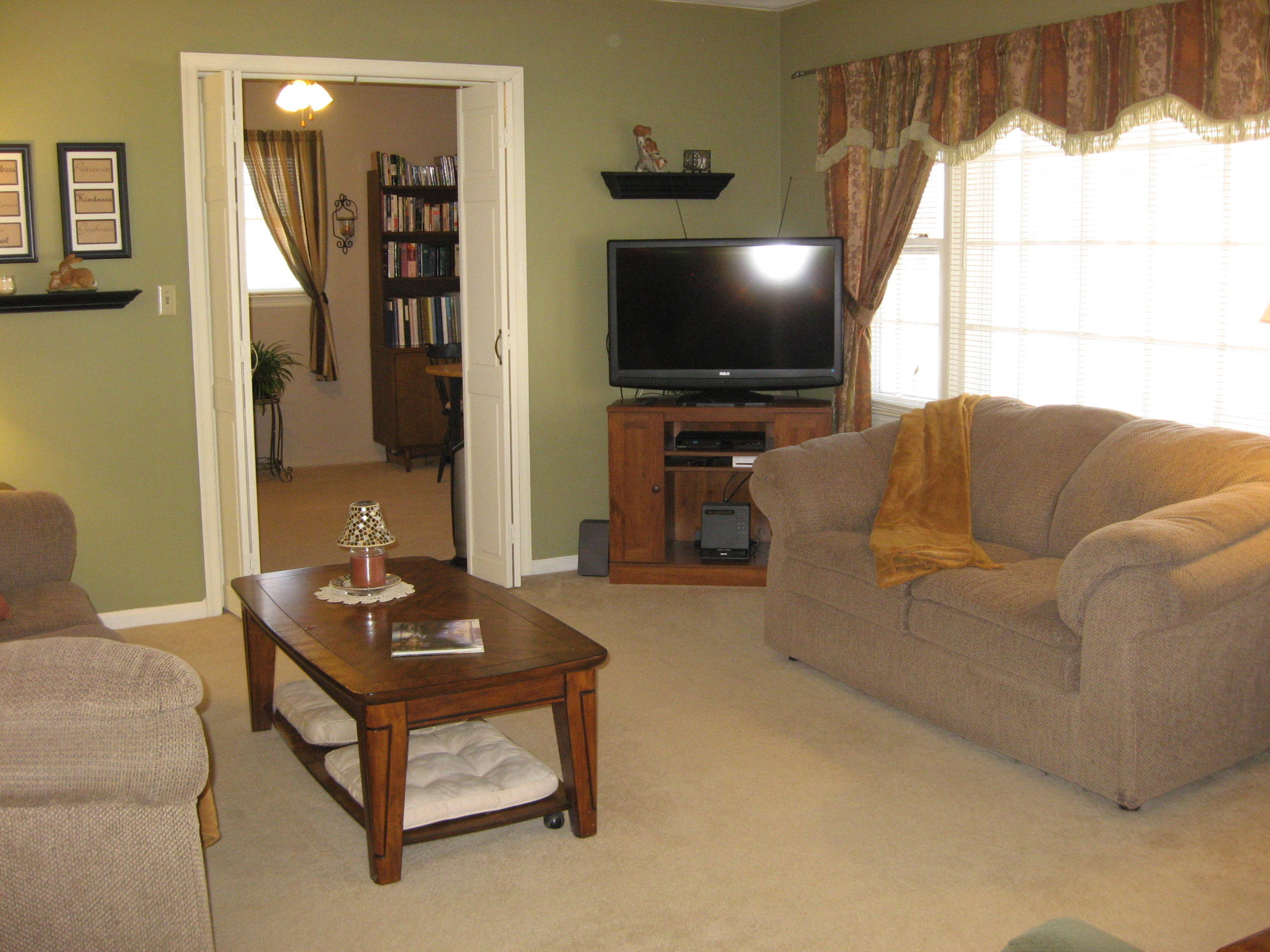 305 Sky View Road Goodview, VA 24095 - Photo 6 of 30 IMG_3989.JPG