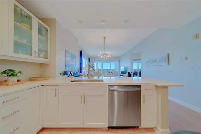 a view of an entryway with storage