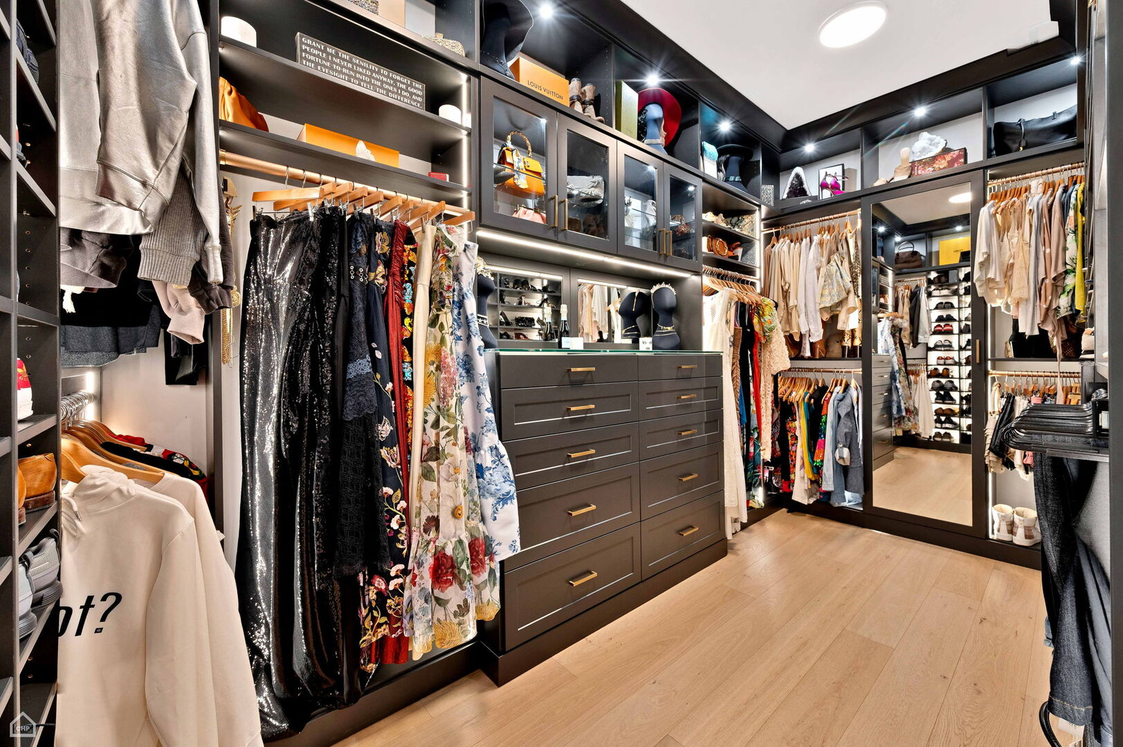 305 South Racine Avenue, Unit PHA Chicago, IL 60607 - Photo 15 of 39