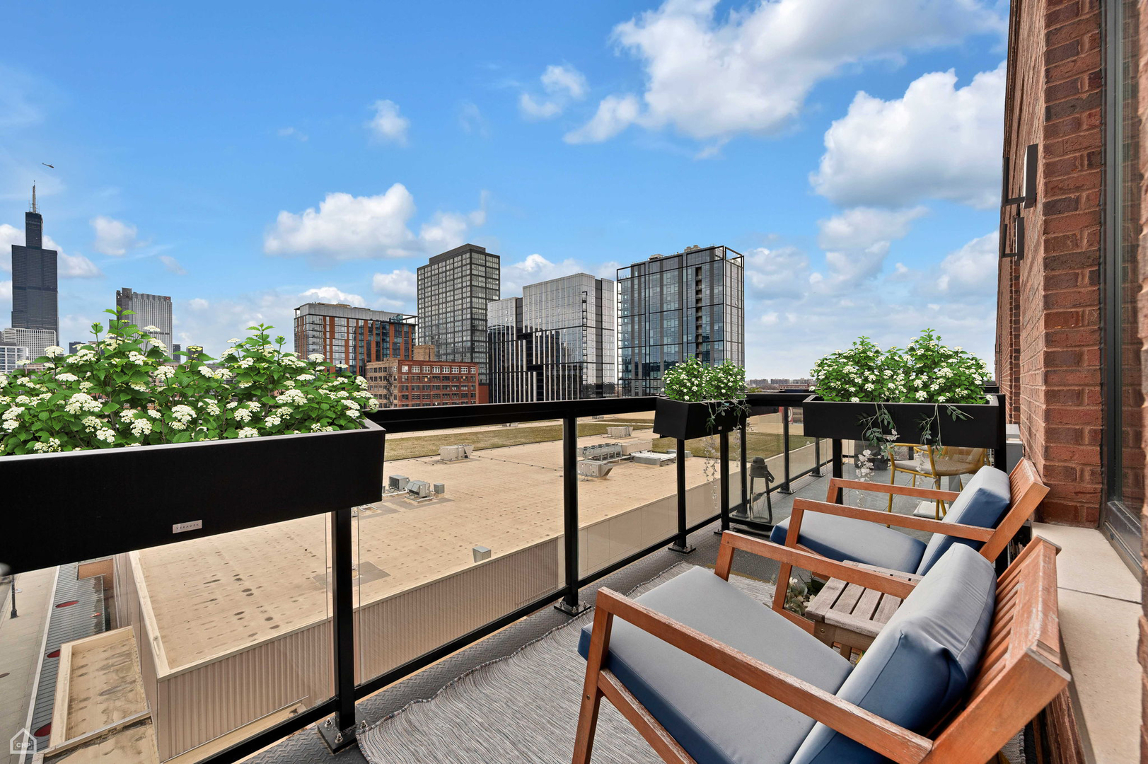 305 South Racine Avenue, Unit PHA Chicago, IL 60607 - Photo 17 of 39