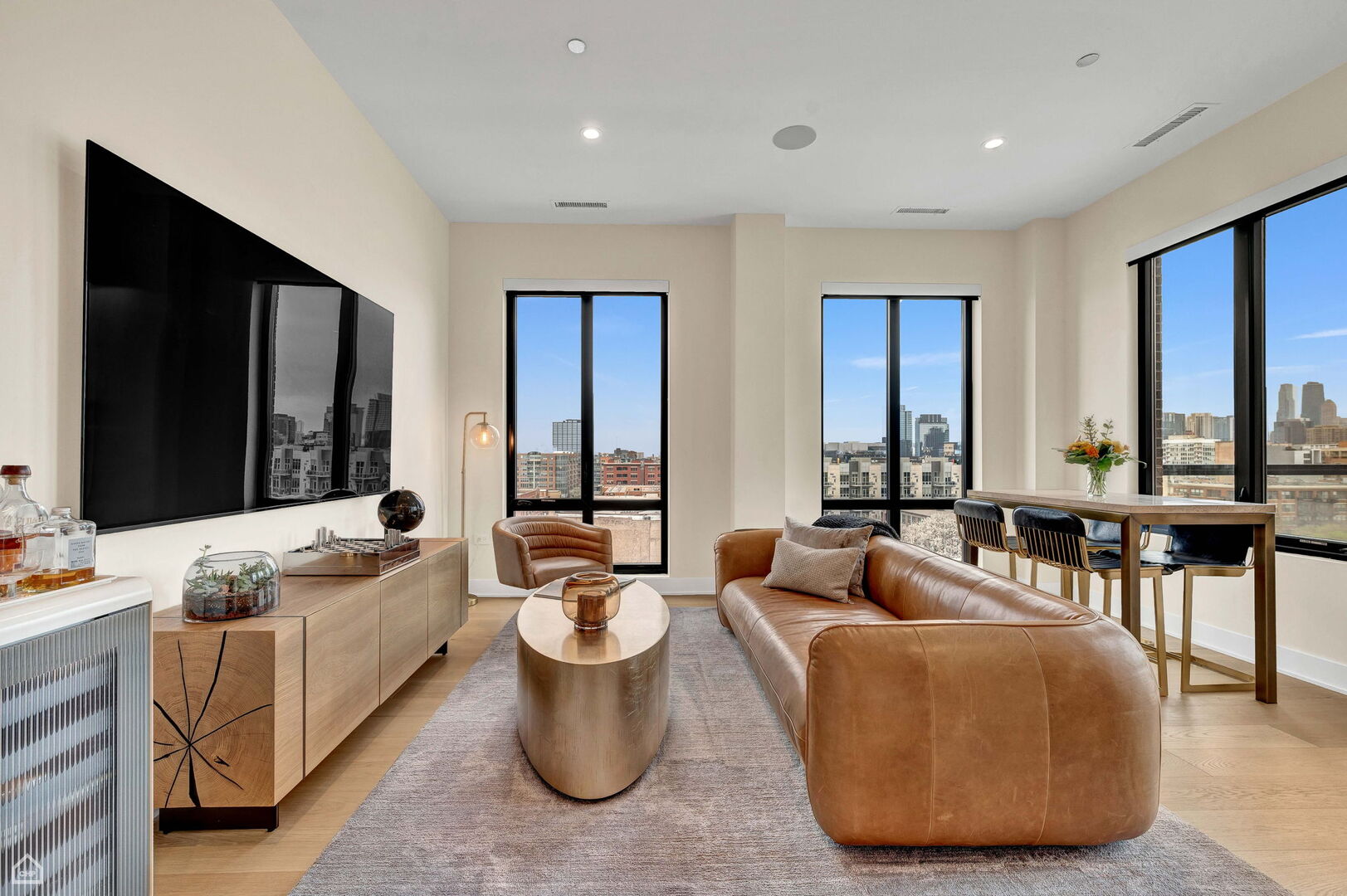 305 South Racine Avenue, Unit PHA Chicago, IL 60607 - Photo 27 of 39