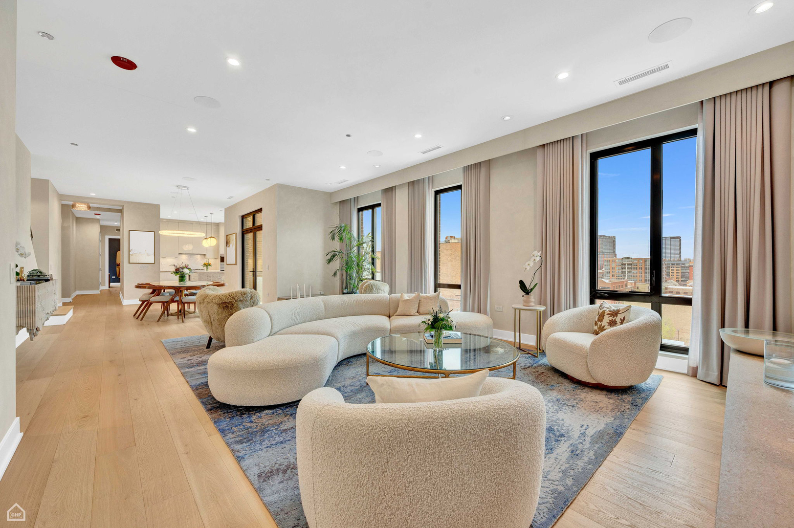 305 South Racine Avenue, Unit PHA Chicago, IL 60607 - Photo 3 of 39