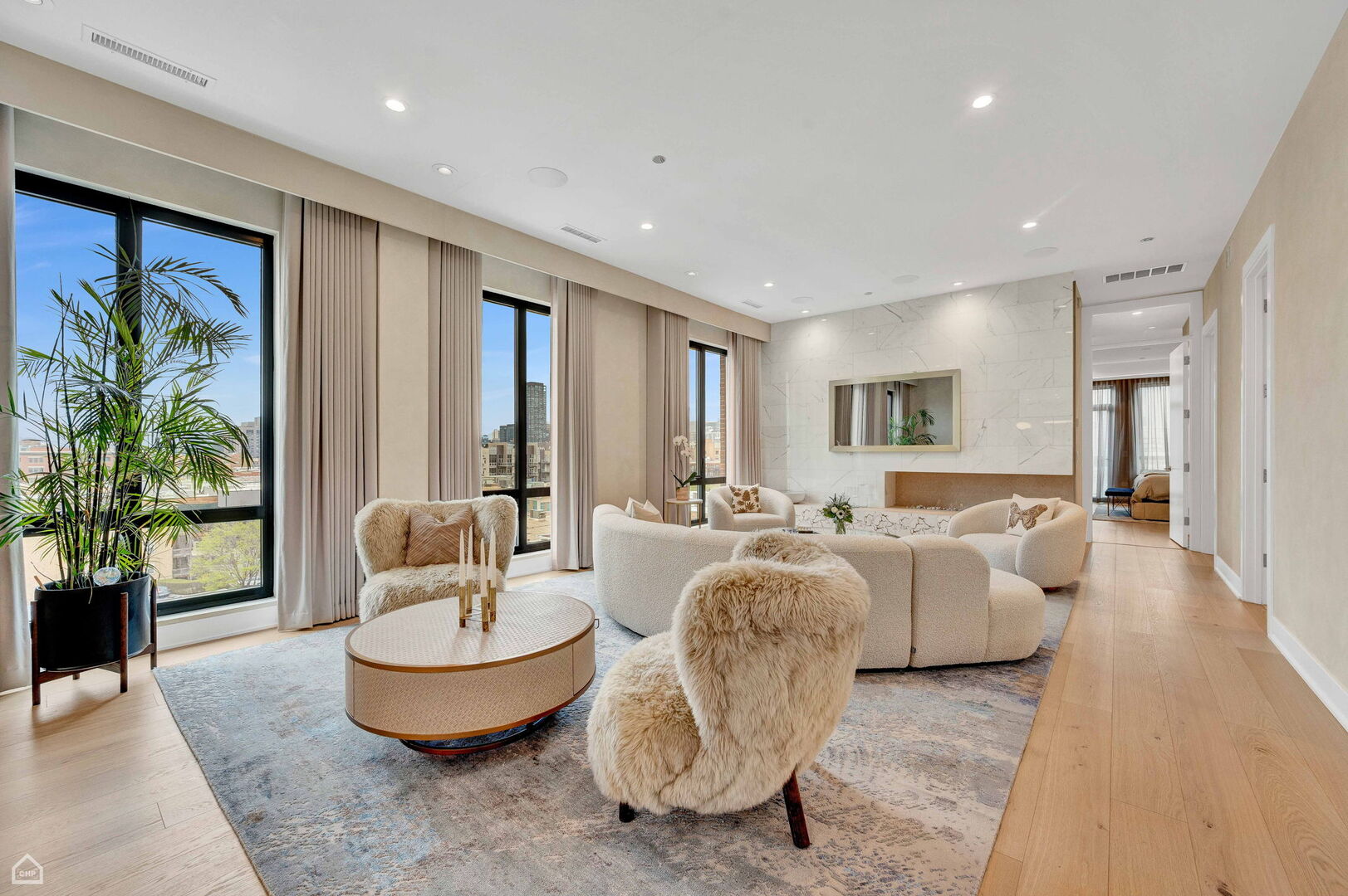 305 South Racine Avenue, Unit PHA Chicago, IL 60607 - Photo 4 of 39