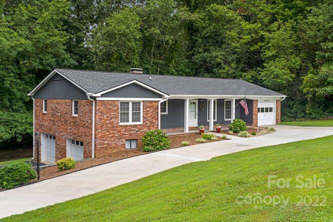 101 London Road Hendersonville, NC 28739 - Photo 3 of 48 Gallery Image 3