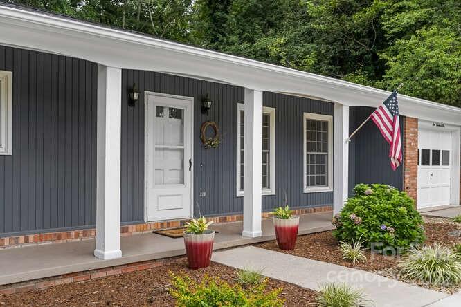 101 London Road Hendersonville, NC 28739 - Photo 5 of 48 Gallery Image 5